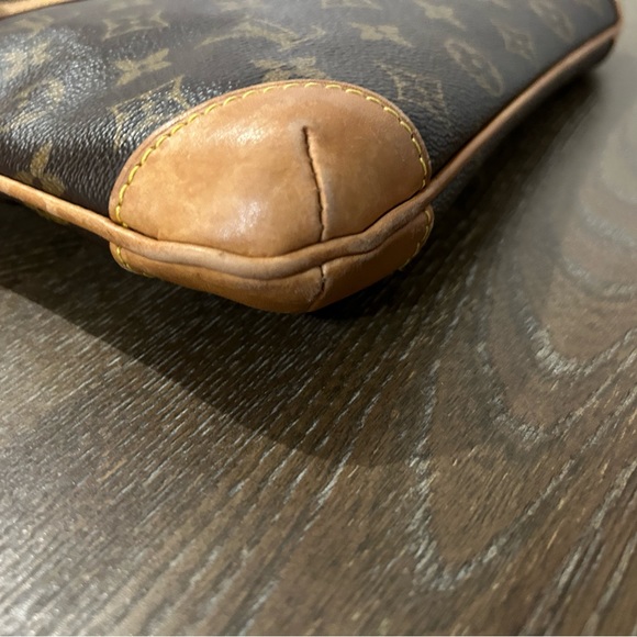 Louis Vuitton Monogram Coussin GM - Picture 5 of 15